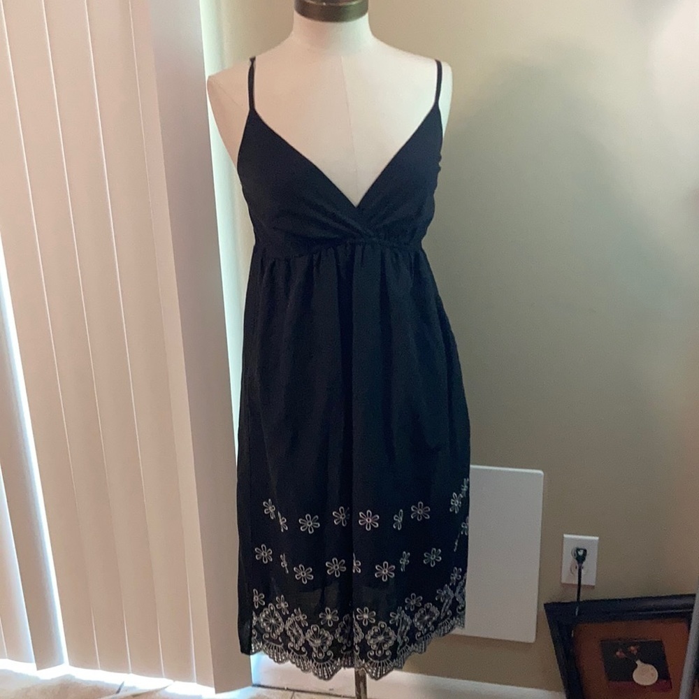 MINT green women’s black dress size L in excellent condition